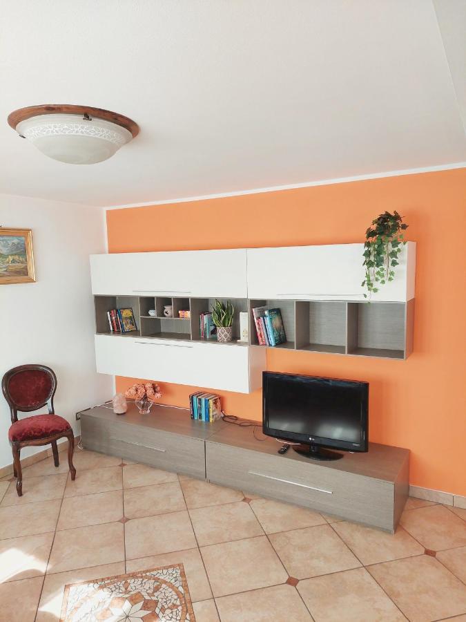 Casa Pepolina, Zona Tranquilla, Piano Terra Con Parcheggio Apartment Malesco Exterior foto